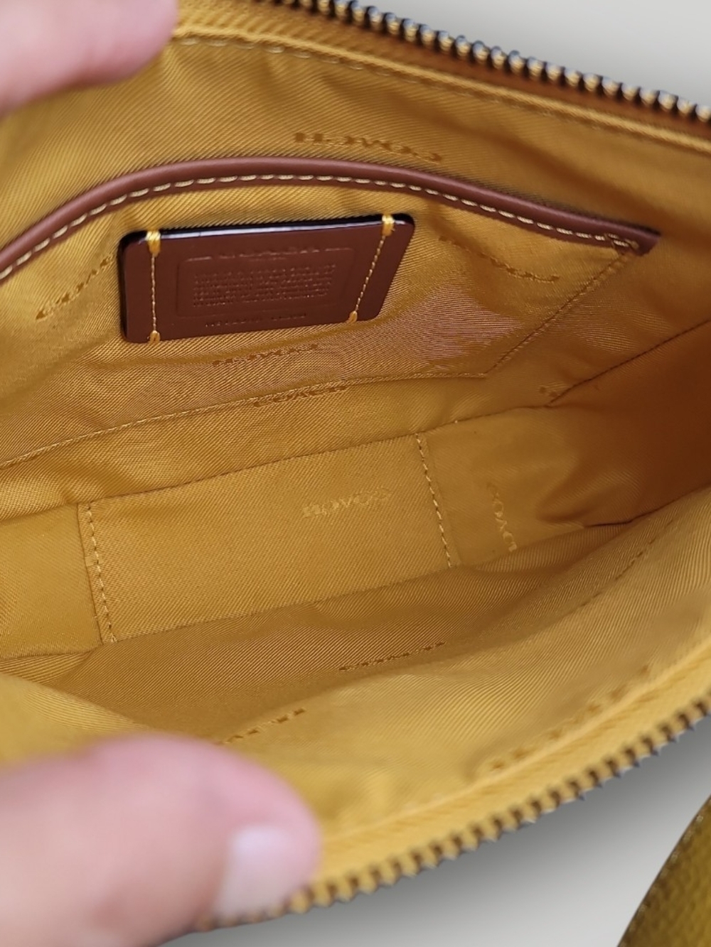COACH Pebble Leather Chaise Crossbody 19 Bag ~ Style CC390 Flax Color Like New - Picture 14 of 16